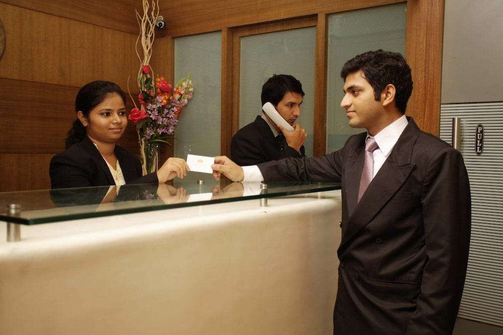 The Caliph Hotel, Mumbai Near Powai Lake מראה חיצוני תמונה