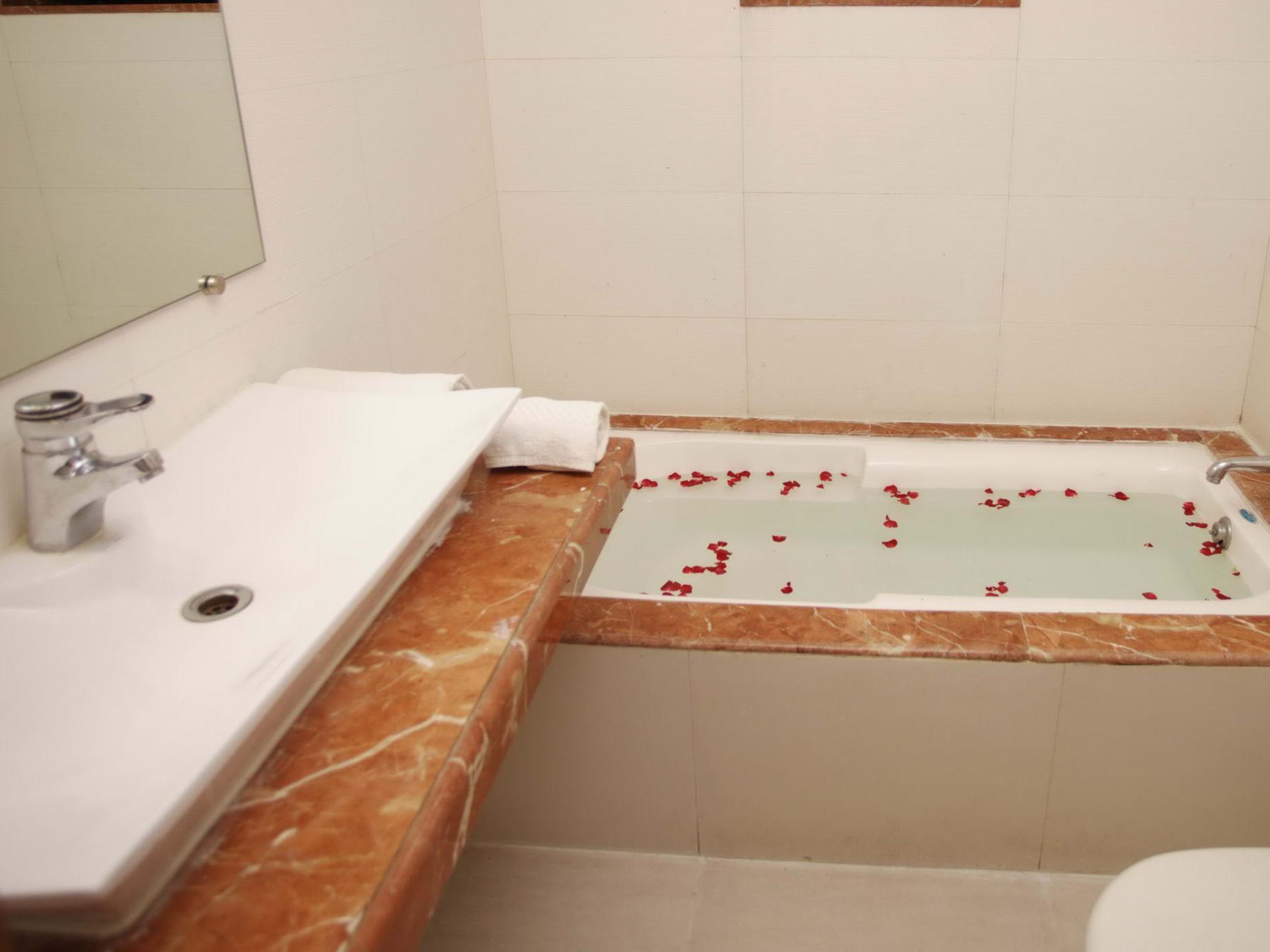 The Caliph Hotel, Mumbai Near Powai Lake מראה חיצוני תמונה