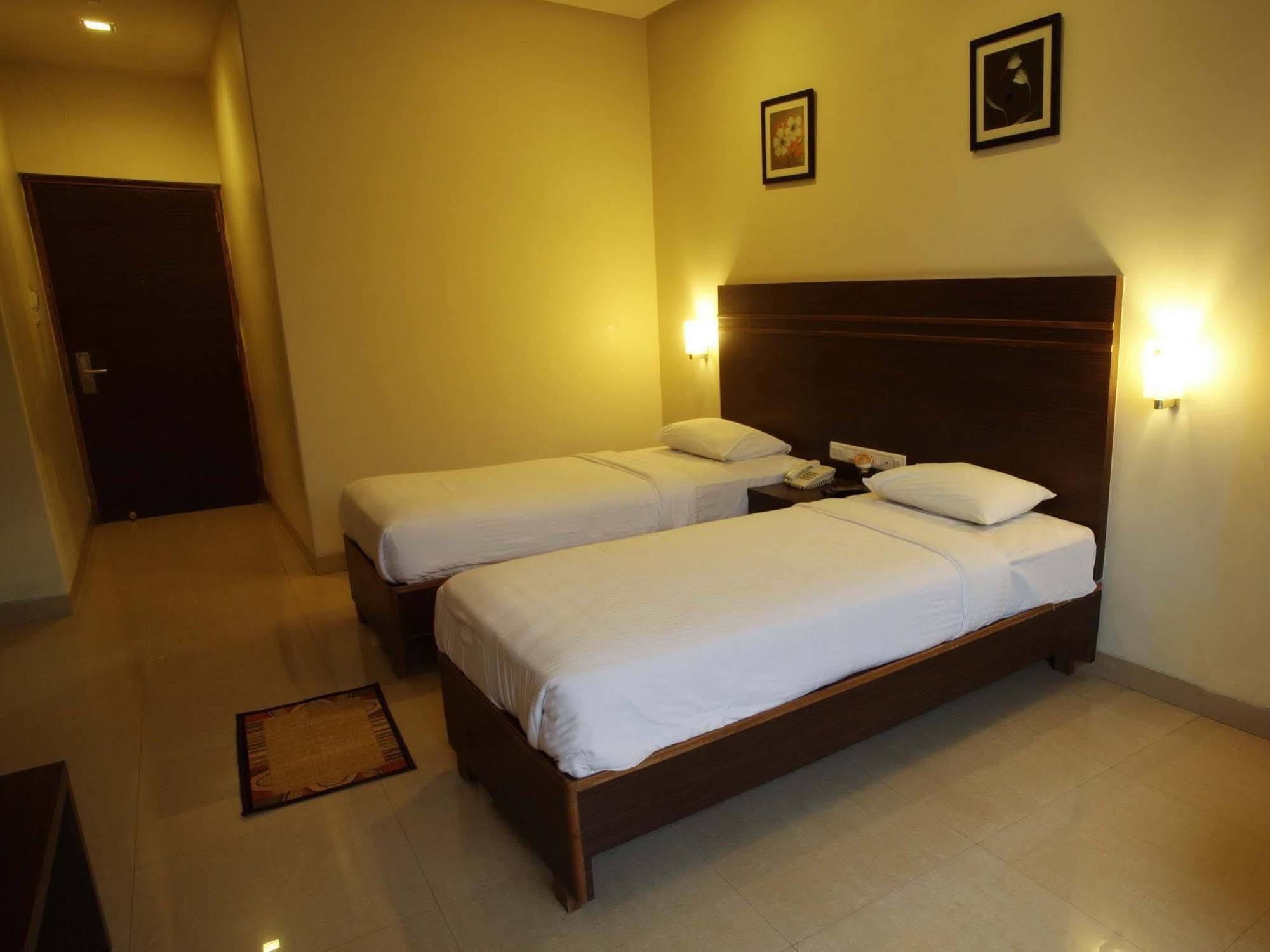 The Caliph Hotel, Mumbai Near Powai Lake מראה חיצוני תמונה